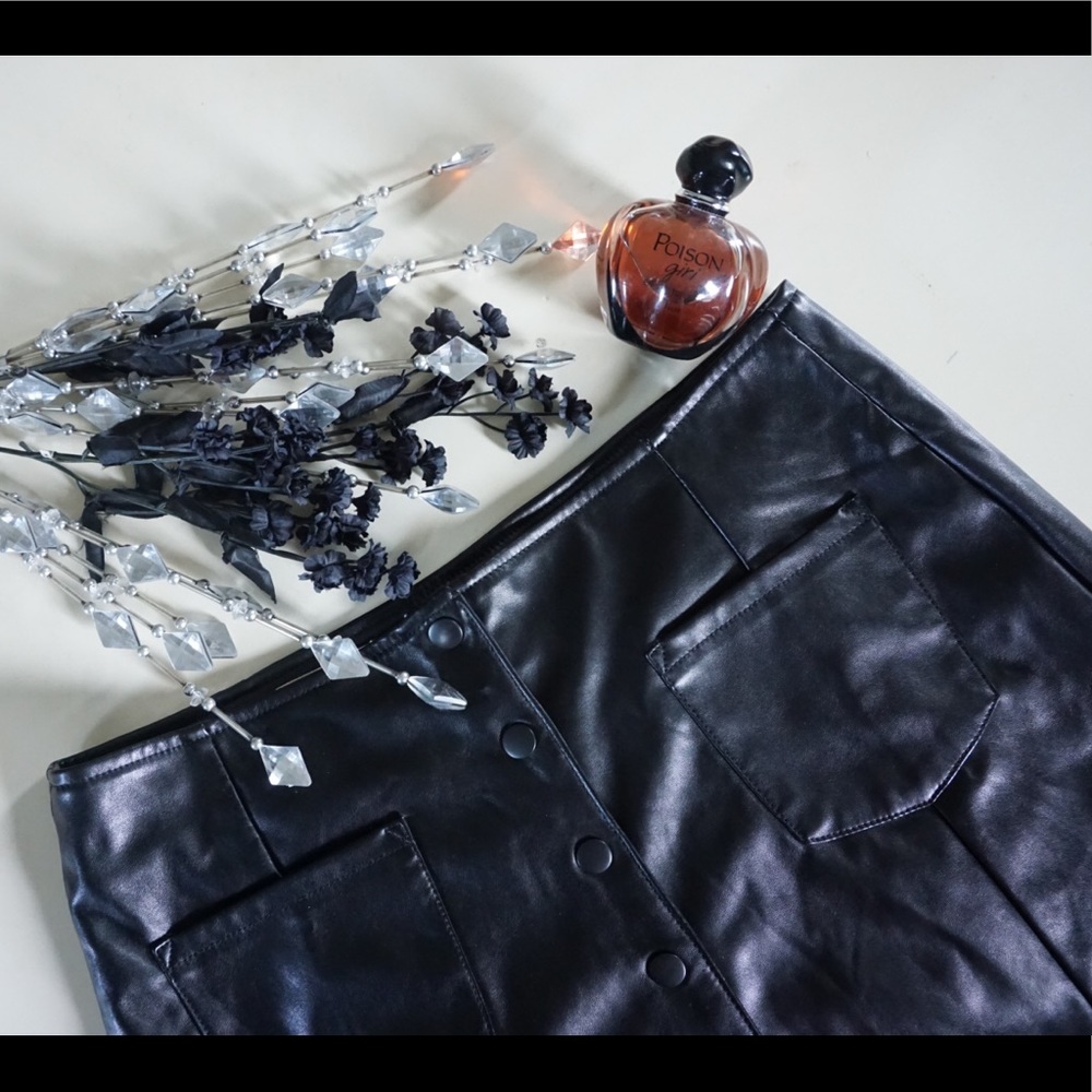 Leather skirt